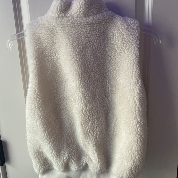 GAP white fleece vest with pink accents - Picture 2 of 3